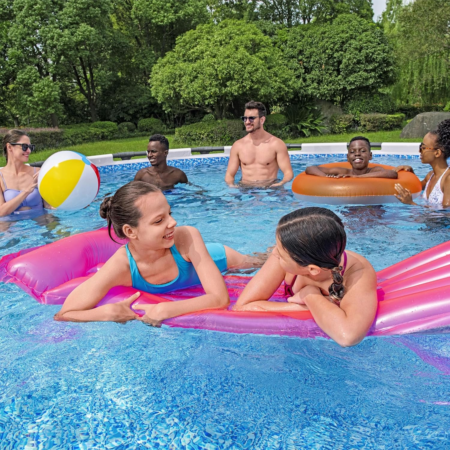 Bestway 20FT round above ground pool full set with ladder

Close-up of rust-resistant steel frame pool structure

Family swimming in Bestway Steel Pro MAX pool

Included pool ladder and pump equipment

Pool with top cover and summer backyard setting