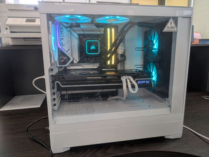 Custom Gaming PC with i7-14700F, RX 7900 XT, 32GB DDR5, and Gen5 SSD