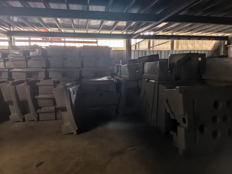 “Deluxe outdoor portable toilet with built-in sink”

“390L waste tank portable toilet for job sites and events”

“Portable flush toilet with handwashing station”

“Full-seat porta potty with sink and ventilation panel”