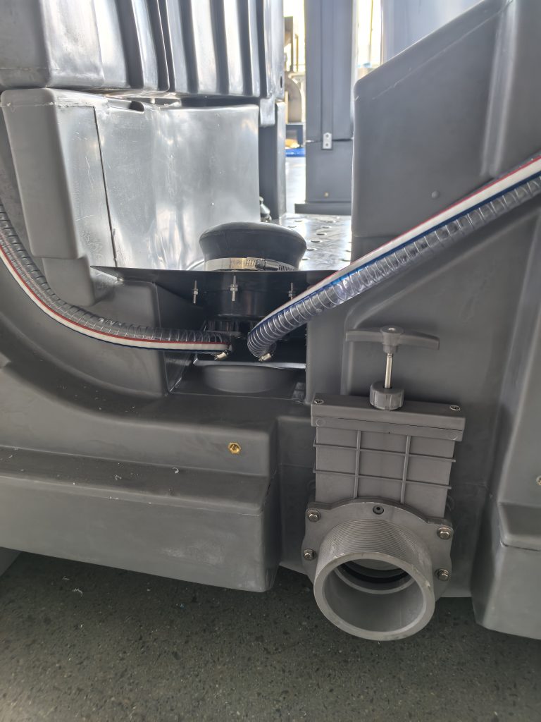 “Deluxe outdoor portable toilet with built-in sink”

“390L waste tank portable toilet for job sites and events”

“Portable flush toilet with handwashing station”

“Full-seat porta potty with sink and ventilation panel”