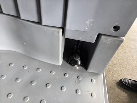 “Deluxe outdoor portable toilet with built-in sink”

“390L waste tank portable toilet for job sites and events”

“Portable flush toilet with handwashing station”

“Full-seat porta potty with sink and ventilation panel”