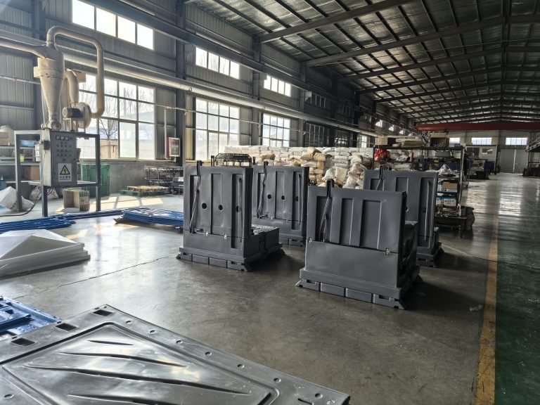 “Deluxe outdoor portable toilet with built-in sink”

“390L waste tank portable toilet for job sites and events”

“Portable flush toilet with handwashing station”

“Full-seat porta potty with sink and ventilation panel”