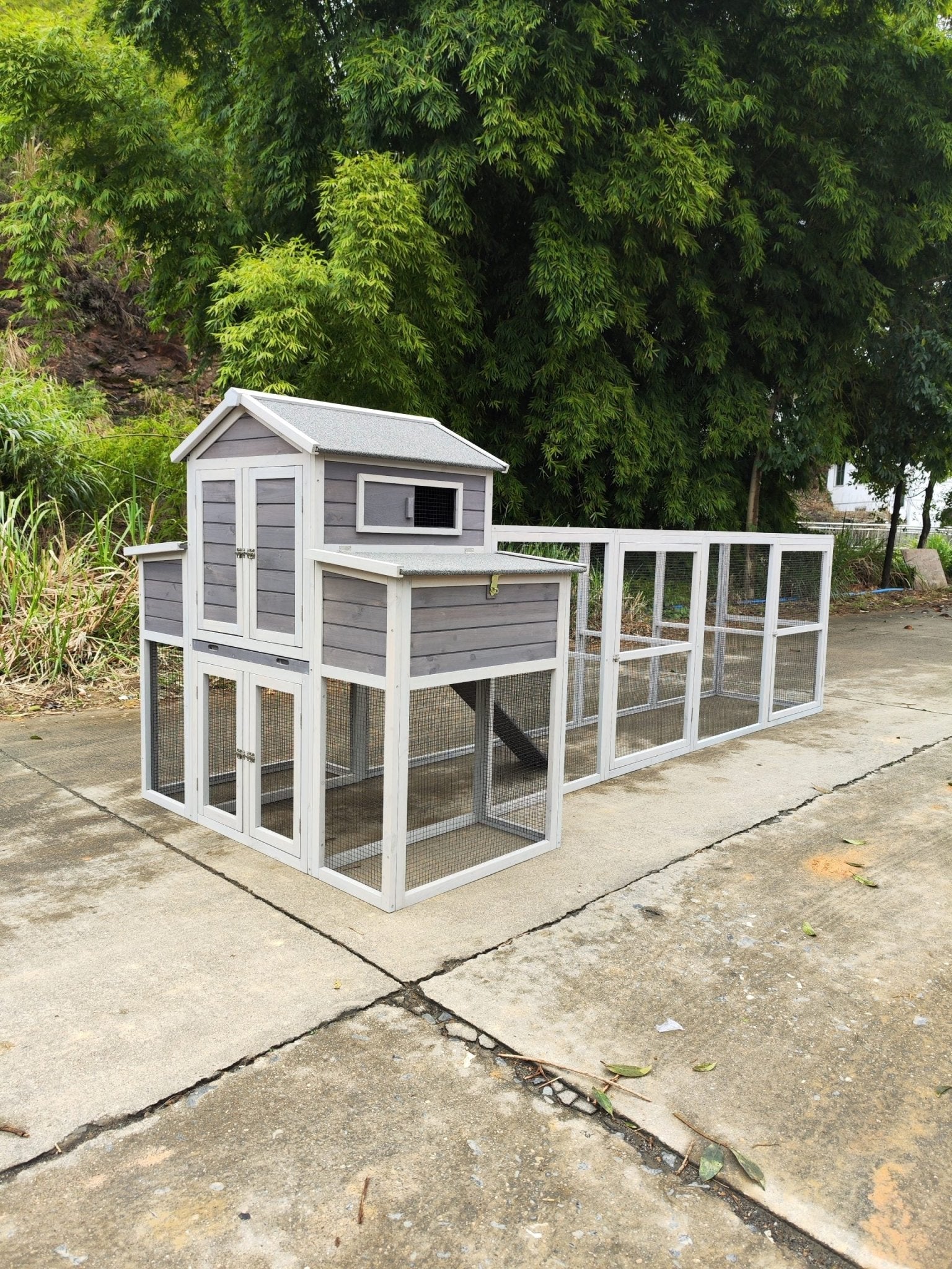 Extra-Large Wooden Chicken Coop – Front View with Run

Chicken Coop with Nesting Box and Enclosed Area

Backyard Poultry House with Slide-Out Tray

Wooden Chicken Coop with Metal Mesh Run

Multi-Level Chicken Enclosure with Ramp and Nesting Box