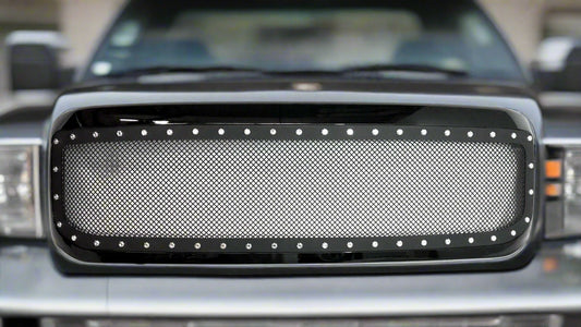 Black rivet mesh grille installed on Ford F-250
Side view of FDGRL48 grille finish and build
Close-up of stainless steel mesh and rivets
Black powder-coated grille laid flat
Packaging and grille kit contents