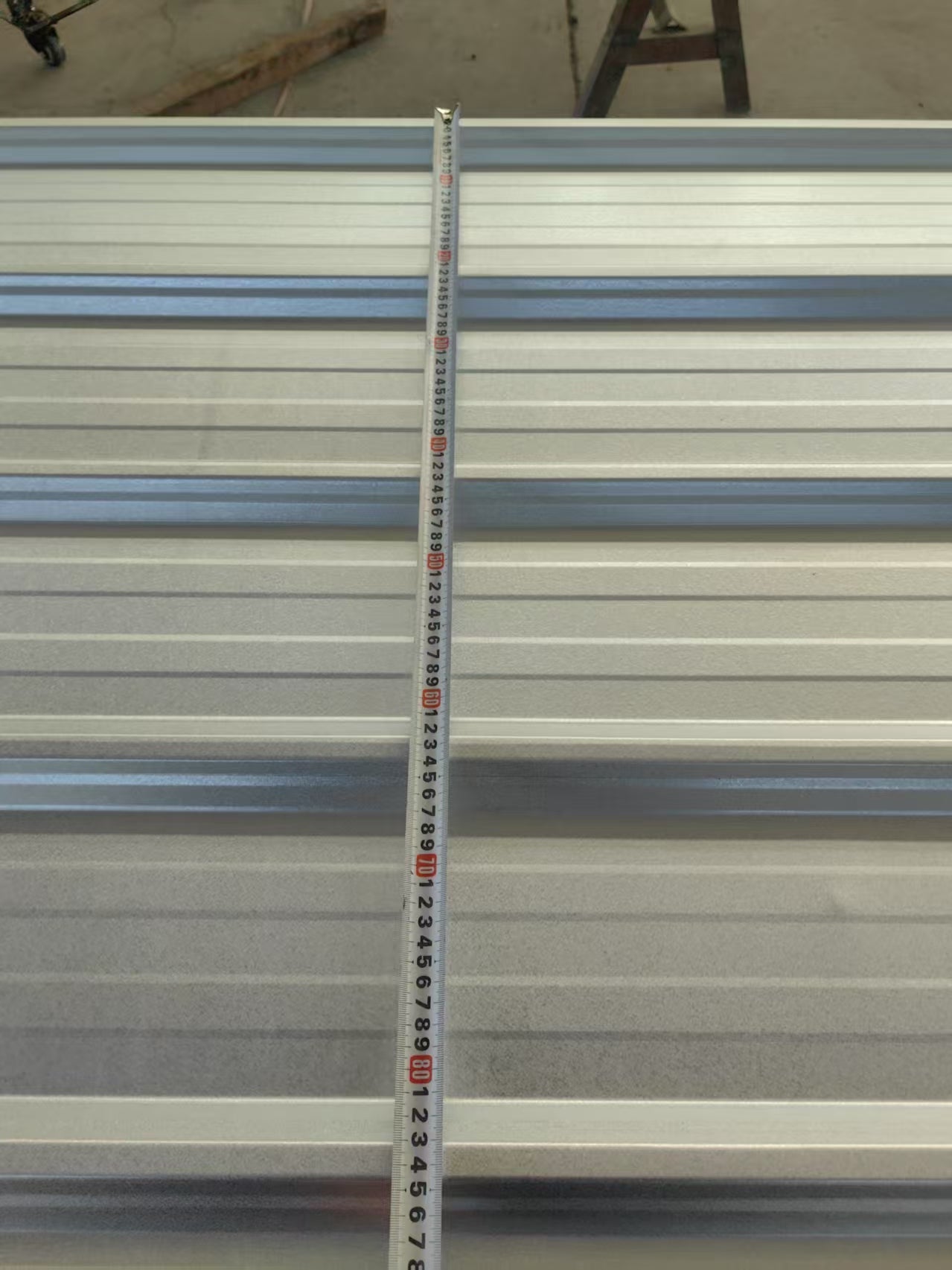 Galvanized steel siding – wave profile panel closeup
Corrugated galvanized metal panels – stacked view
8ft galvanized siding panel – warehouse angle
12ft wave steel panel – rustproof finish
Side-by-side profile view of corrugated and wave metal siding
Zoom in on the galvanized finish and edge detail