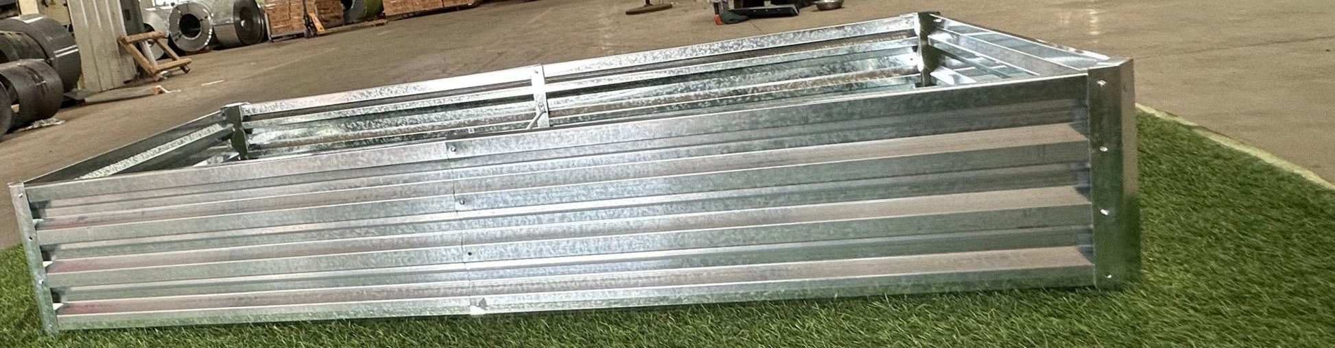 Galvanized Rectangle Raised Garden Bed for Outdoor Growing

Rust-Resistant Metal Planter Box for Vegetables and Herbs

Durable Outdoor Garden Bed for Backyard Gardening