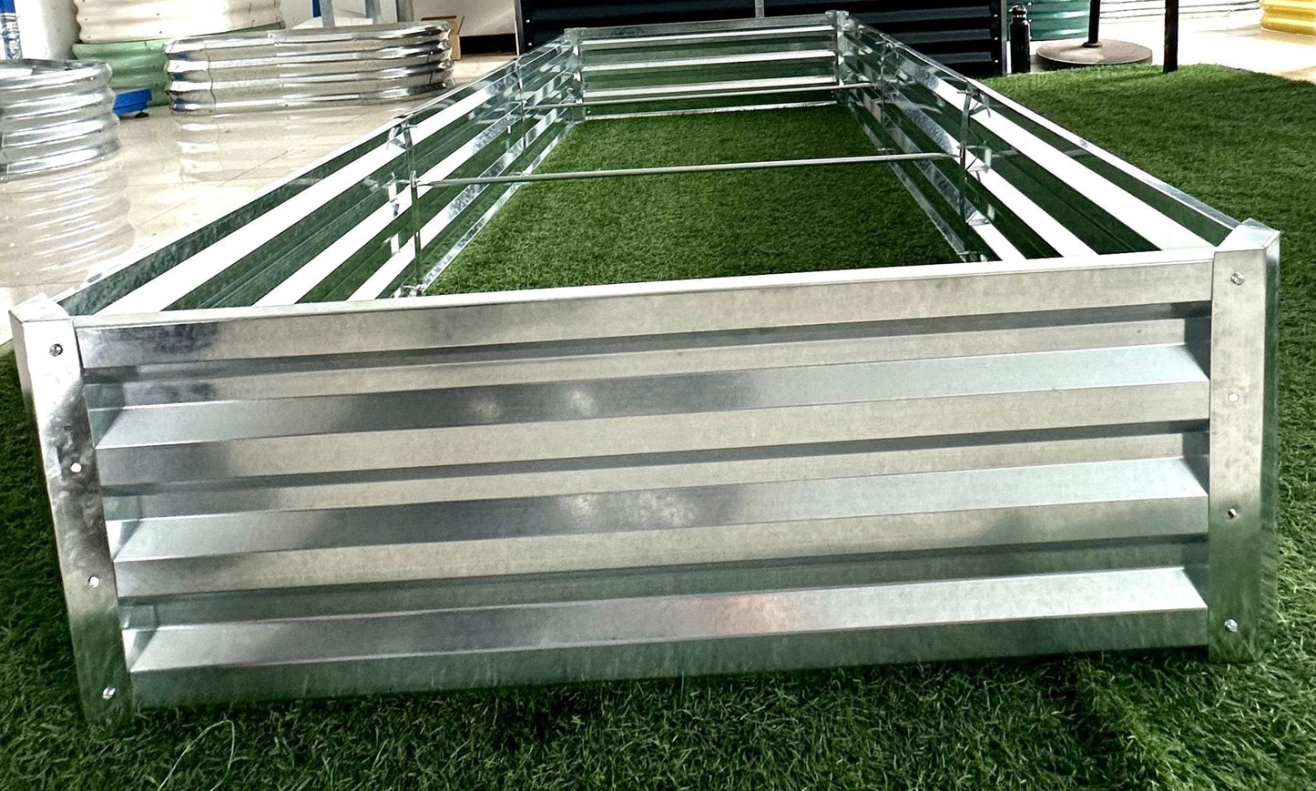 Galvanized Rectangle Raised Garden Bed for Outdoor Growing

Rust-Resistant Metal Planter Box for Vegetables and Herbs

Durable Outdoor Garden Bed for Backyard Gardening