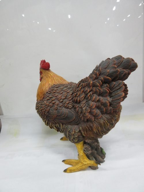Hand-painted chicken hen statue for garden
Lifelike resin chicken sculpture for patio or porch
Rustic farmhouse garden chicken decoration