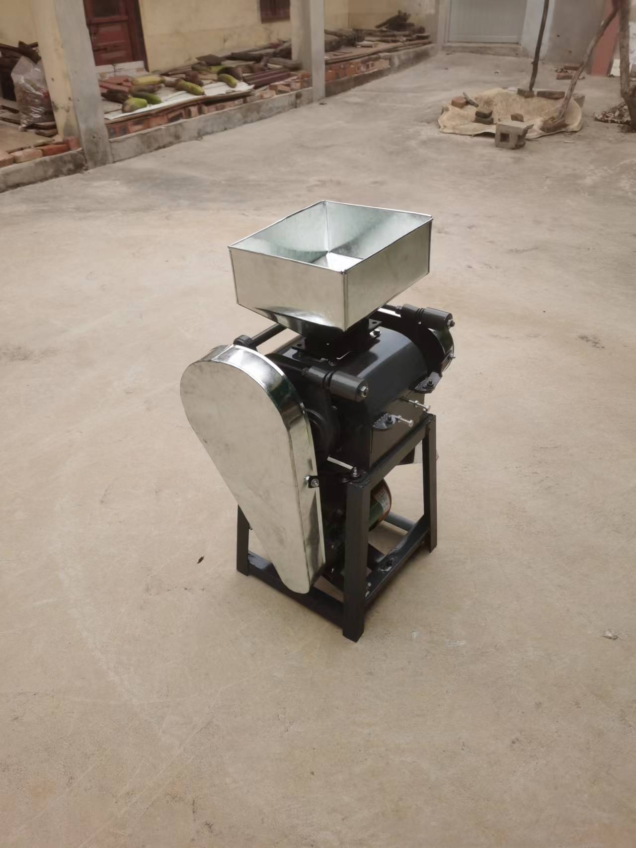 New Grain Flattening Milling Rolling Machine – 750 lbs/hour Output – Heavy - Duty Grain Processor – SKU 11218 - with 300 KG/HR – 2.2kW Motor (Model 12 - 20) | Sold by Uncle Wiener's Wholesale