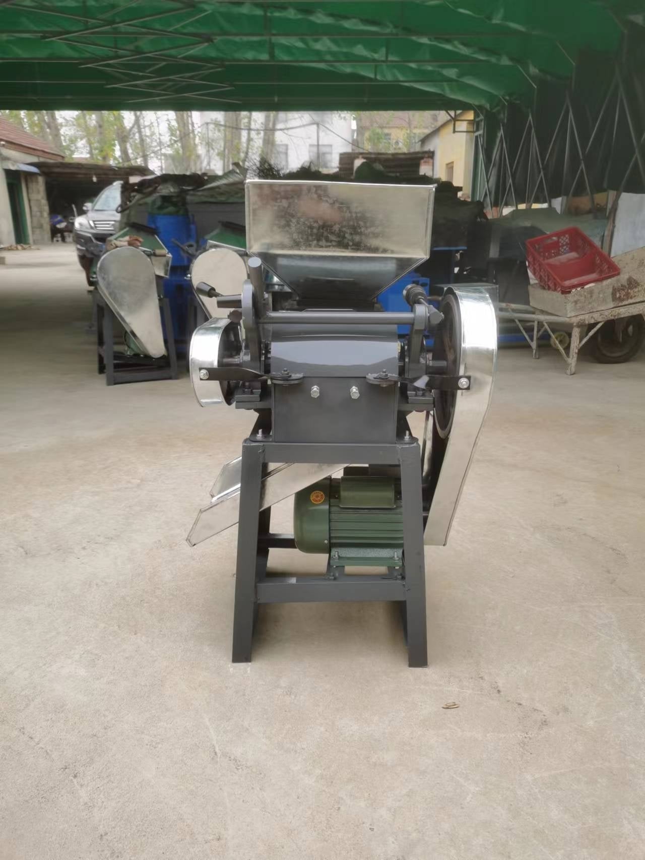New Grain Flattening Milling Rolling Machine – 750 lbs/hour Output – Heavy - Duty Grain Processor – SKU 11218 - with 300 KG/HR – 2.2kW Motor (Model 12 - 20) | Sold by Uncle Wiener's Wholesale