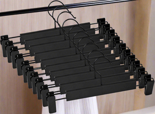 10-pack heavy-duty black clip hangers for pants and skirts
Non-slip vinyl clip steel hangers with swivel hooks
Durable trouser hangers space-saving design black color