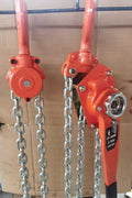 Heavy-duty come along chain ratchet hoist with orange hooks
Manual lifting chain hoist – 1.5-ton, 3-ton, 6-ton capacity
Steel chain ratchet hoist for industrial use
Workshop ratchet hoist with safety swivel hooks
Manual come along hoist with hardened steel chain