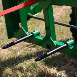 John Deere Quick Attach Bale Spear with 49-inch spear
Heavy-duty green hay fork with stabilizer spears
Tractor bale spear TH51240 for John Deere hook & pin systems