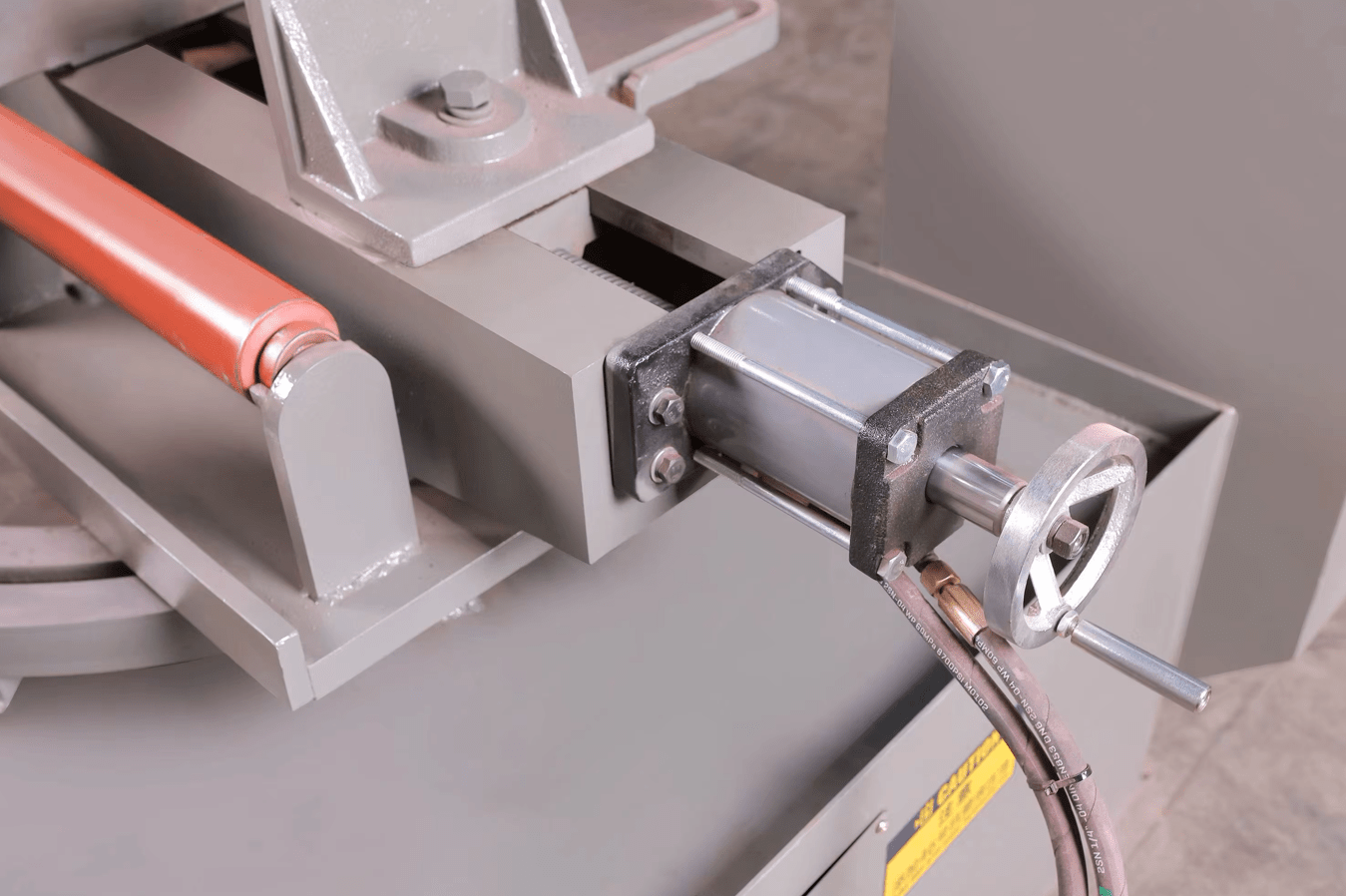 PX12840S Band Saw in Use – Hydraulic Metal Cutting