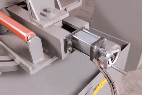 PX12840S Band Saw in Use – Hydraulic Metal Cutting