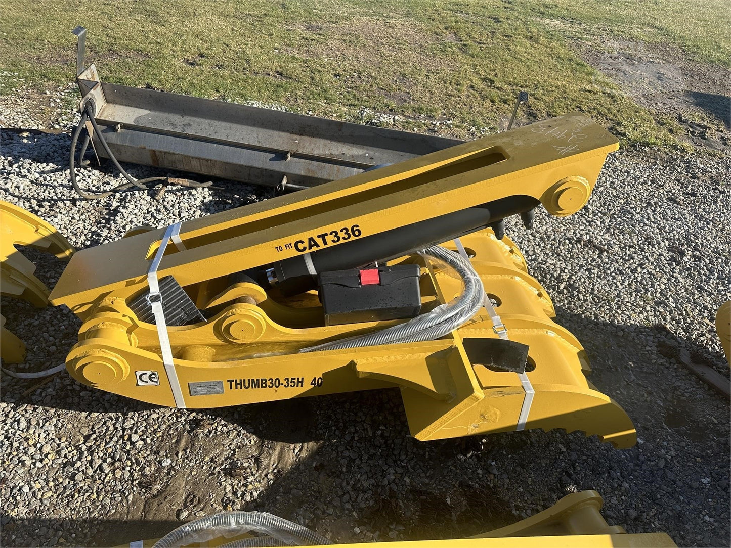 HYDRAULIC EXCAVATOR THUMB GRAPPLE - Excavator Attchment with 10 - 15 Ton | Sold by Uncle Wiener's Wholesale