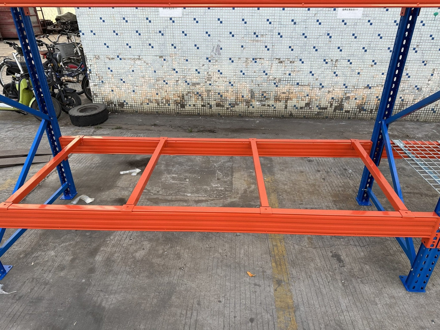 industrial pallet racking with boxes
steel warehouse shelving 8ft to 20ft
heavy-duty pallet racking system
expansion bay pallet rack
wire mesh panels for pallet racking