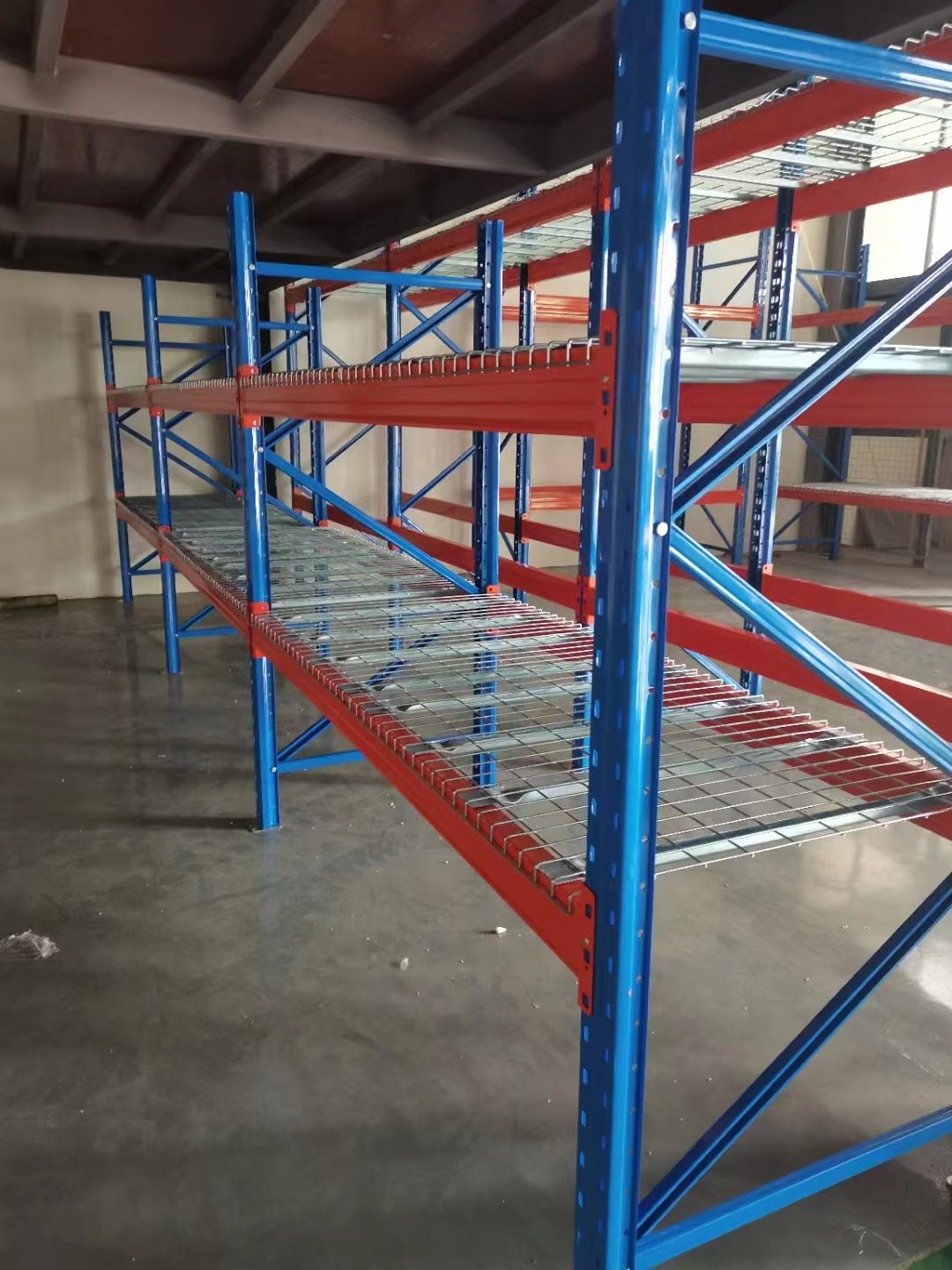 industrial pallet racking with boxes
steel warehouse shelving 8ft to 20ft
heavy-duty pallet racking system
expansion bay pallet rack
wire mesh panels for pallet racking