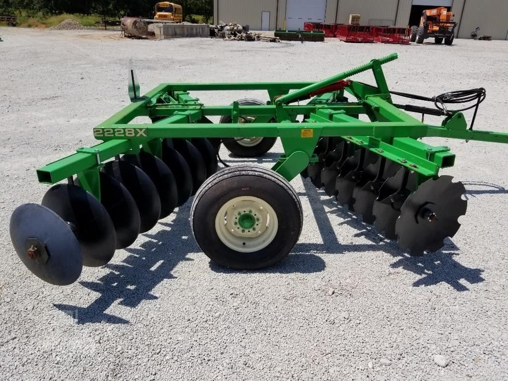Industries America 10 FT Disk Harrow – Front Angle View
2228X Pull-Type Harrow Behind Tractor
Green 10 FT Disk Harrow – Blade Close-Up
Wide Pull-Type Disc Harrow for Seedbed Prep
Side View – 10 FT Agricultural Disc Harrow