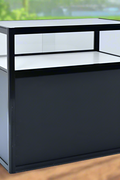 Black LED portable folding display case front view 925520

Retail display cabinet with aluminum frame and bottom storage

Folding display case with LED lights for exhibitions and trade shows

Top view of LED showcase cabinet with glass top

Side profile of portable black retail cabinet with LED illumination

