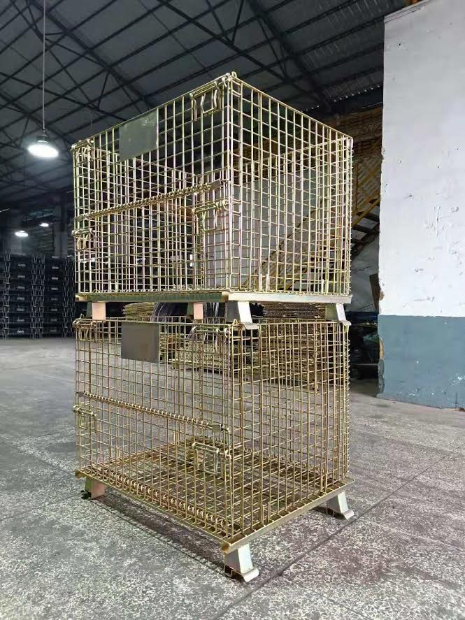 Foldable galvanized metal storage cage on warehouse floor

Stackable wire cage for industrial storage

Metal pallet container with wire mesh

Folded storage cage for compact transport

Warehouse bins stacked for storage optimization