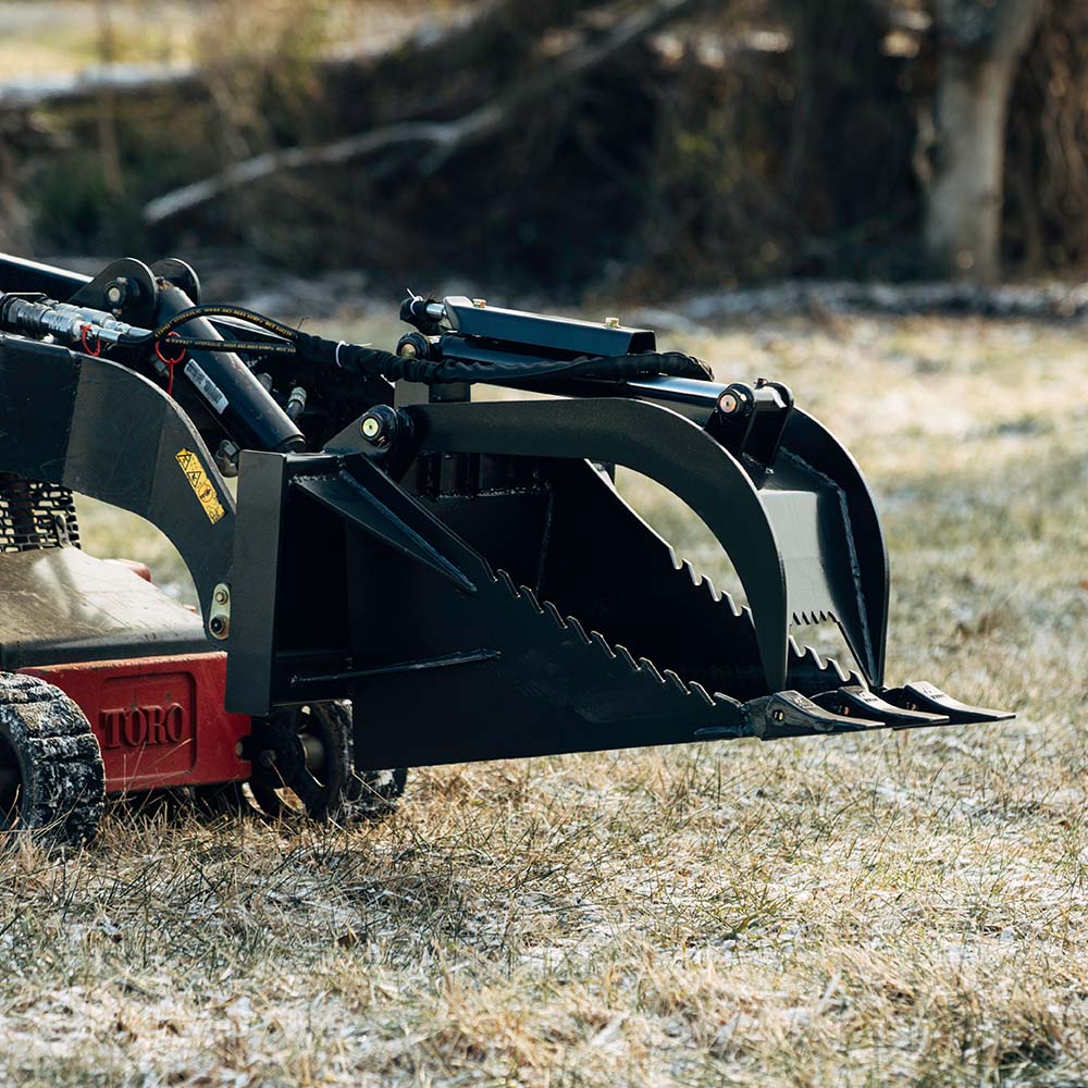 Mini Skid Steer Stump Bucket with Hydraulic Grapple – Heavy-Duty Attachment for Land Clearing