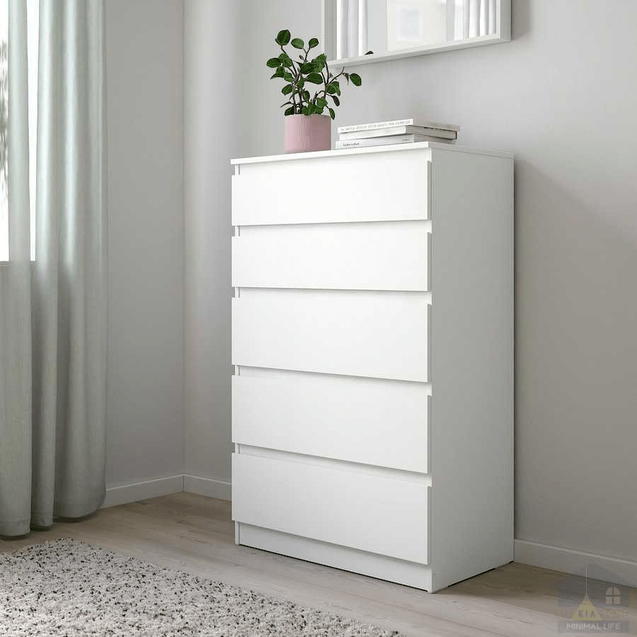 “White high gloss 2-drawer bedroom dresser”

“Black modern drawer chest with glossy finish”

“Modern white storage cabinet in bedroom setting”

“High gloss 8-drawer dresser for large storage”

“Contemporary white and black dressers for bedrooms”

