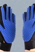 Blue pet grooming gloves front and back view
Hand wearing pet grooming glove brushing dog
Close-up of silicone tips on grooming glove
Glove collecting loose fur after brushing
Grooming glove set with packaging
