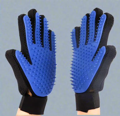 Blue pet grooming gloves front and back view
Hand wearing pet grooming glove brushing dog
Close-up of silicone tips on grooming glove
Glove collecting loose fur after brushing
Grooming glove set with packaging