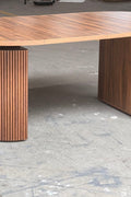Reeded extendable dining table in a modern kitchen
Close-up of woodgrain tabletop texture
Side view showing the table expansion mechanism
Modern farmhouse dining table in retracted state
Seating for 4–8 guests with expandable design