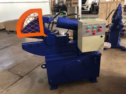“250 Ton Scrap Metal Hydraulic Shear – front view”

“Industrial alligator shear cutting heavy-duty scrap”

“Blue hydraulic shear machine for metal recycling”