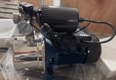 Self-priming stainless steel jet pump 1HP front view

Dual model jet well pump 220V – 1HP and 2HP display

Pump body close-up showing stainless steel finish

Water pump installed in irrigation system

220V self-priming water pump with pressure label