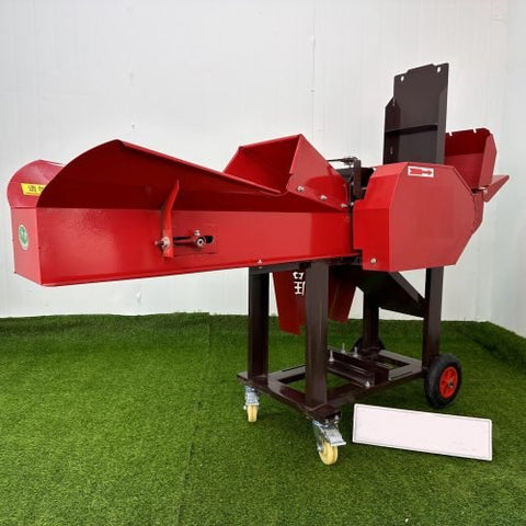 Silage chopping animal feed machine for corn and grass
Front view of 621321 chaff cutter machine in red color
Chaff and corn cutter for goat and sheep feed preparation
Industrial livestock feed chopping machine on field
