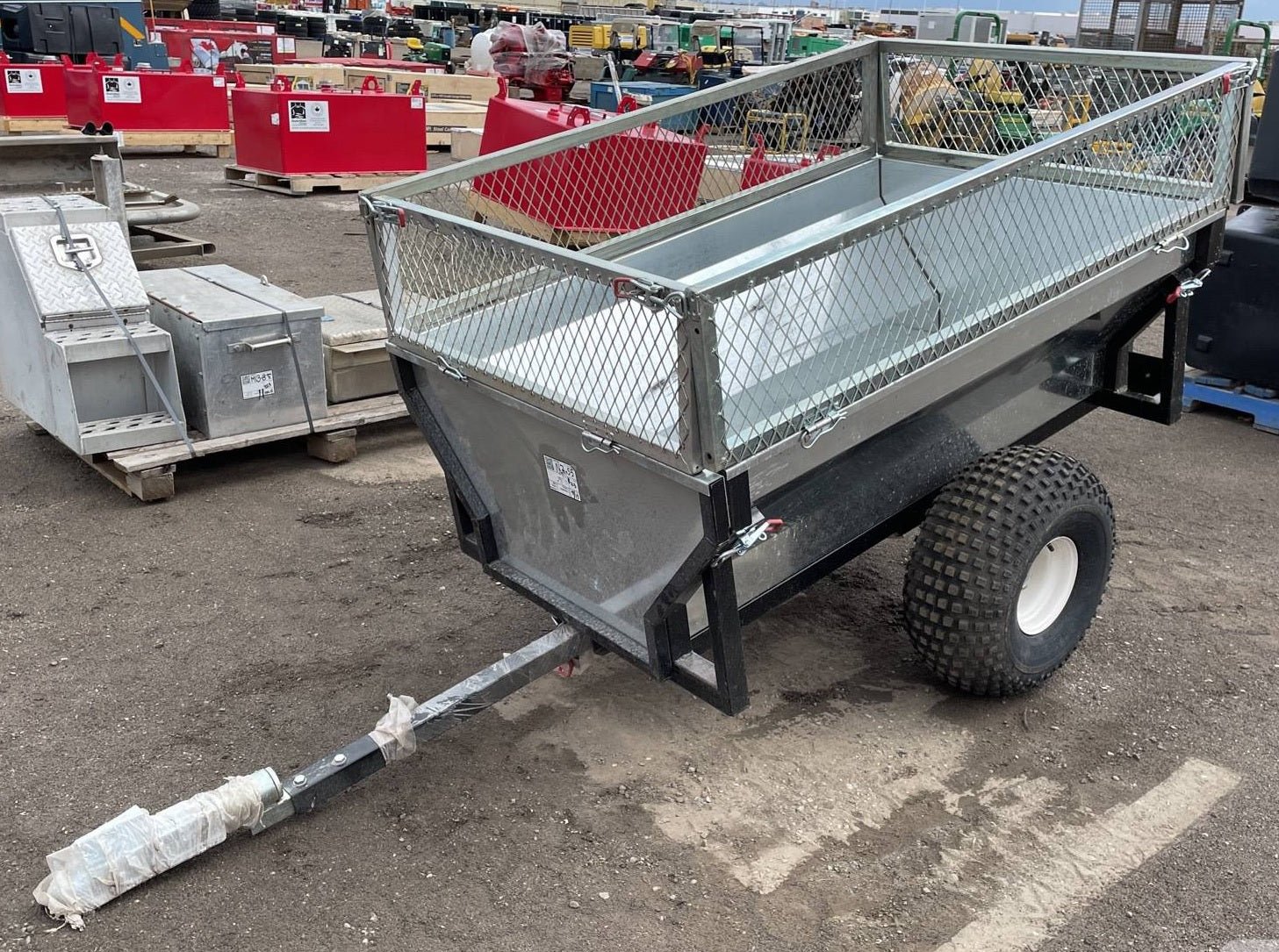 Single Axle ATV Dump Trailer TB500 – 1,000 lb capacity with steep dump angle and pneumatic tires for heavy-duty hauling