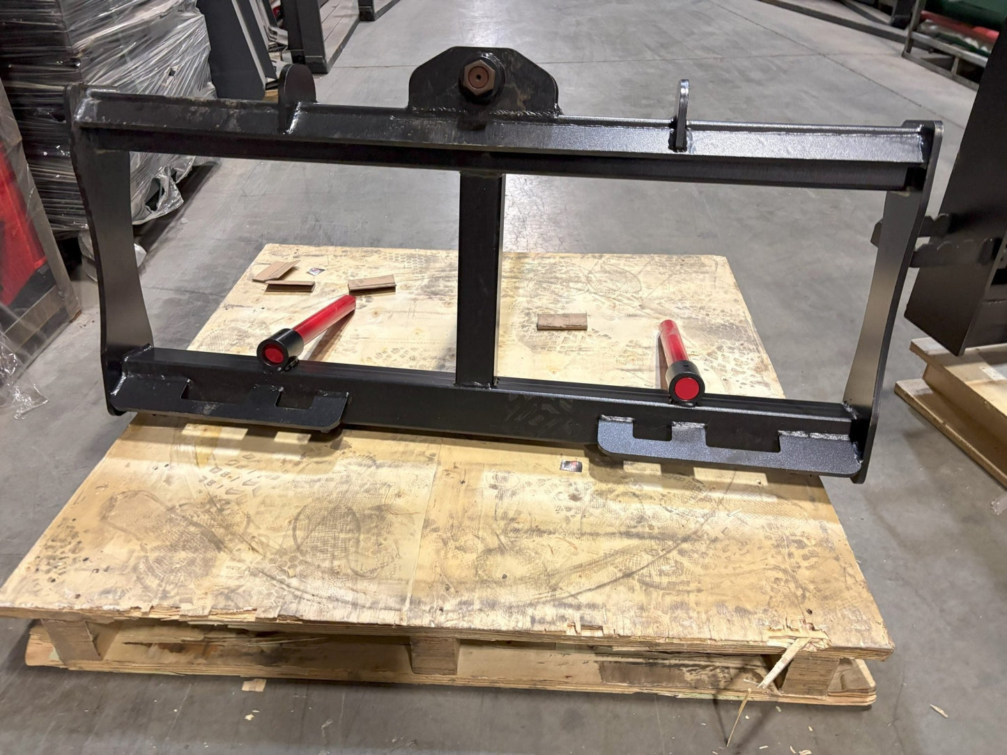 SSBF49 3-Prong Bale Spear mounted on skid steer
Side view of skid steer bale spear attachment
Skid steer hay fork attachment with 3 spears
