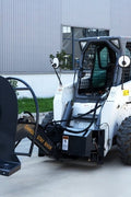 Brush cutter mounted on skid steer cutting tall brush
Side view of articulating brush cutter head
In-cab control system of ABC13125A
Brush cutter swinging at 90° angle
Vertical trimming with brush cutter attachment
ABC13125A brush cutter cutting roadside brush
Skid steer brush cutter extended for bank mowing
