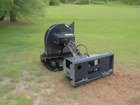 Brush cutter mounted on skid steer cutting tall brush
Side view of articulating brush cutter head
In-cab control system of ABC13125A
Brush cutter swinging at 90° angle
Vertical trimming with brush cutter attachment
ABC13125A brush cutter cutting roadside brush
Skid steer brush cutter extended for bank mowing