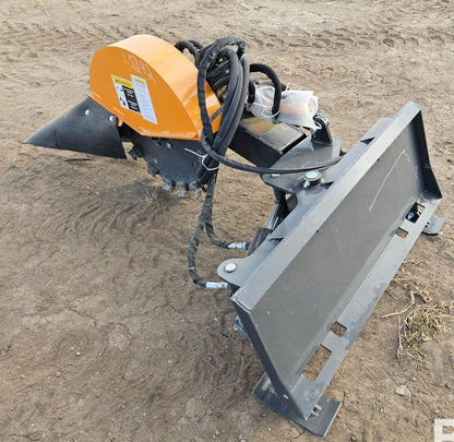 Hydraulic swing stump grinder attached to skid steer – front view
Side view of SG1308D stump grinder wheel and teeth
Close-up of carbide cutting wheel on stump grinder