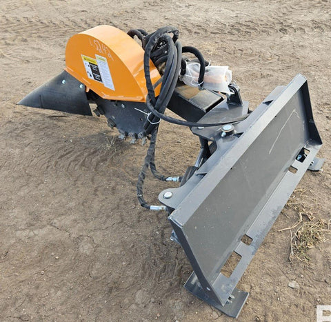 Hydraulic swing stump grinder attached to skid steer – front view
Side view of SG1308D stump grinder wheel and teeth
Close-up of carbide cutting wheel on stump grinder