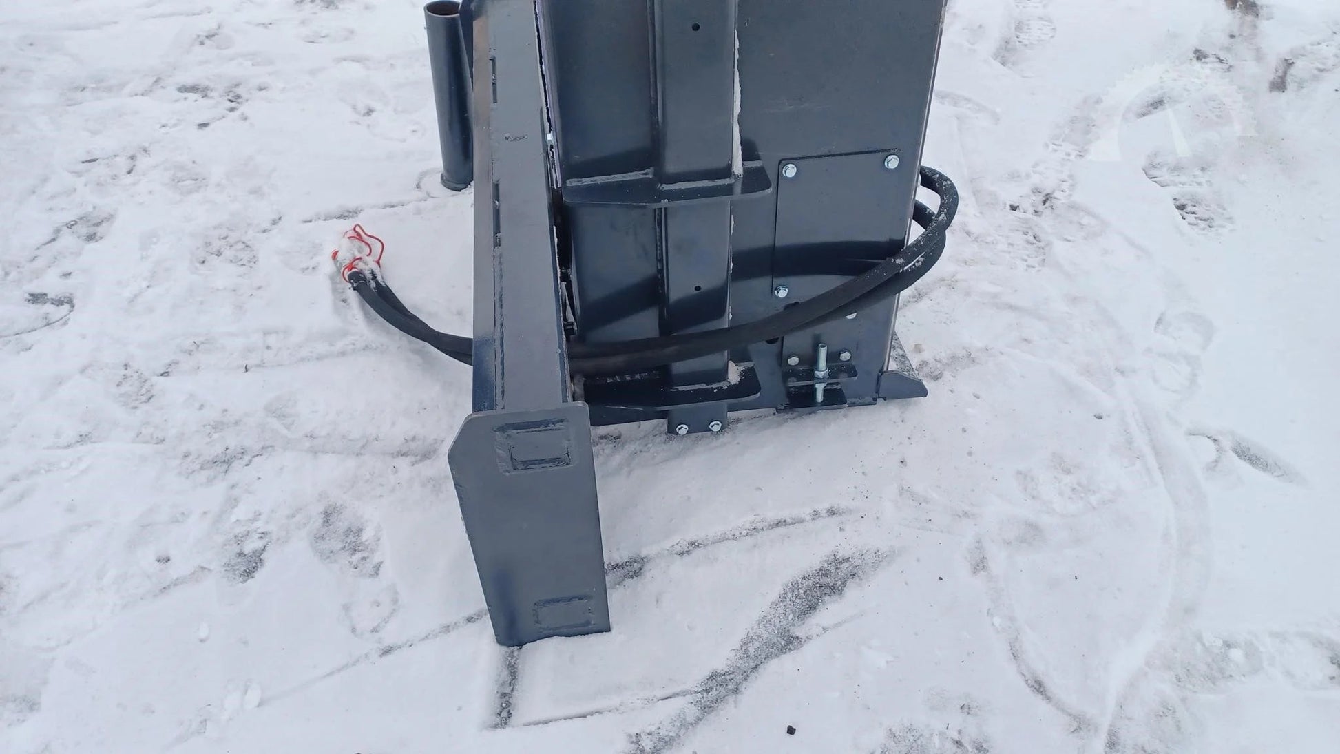 CPD1284H Skid Steer Post Driver mounted on skid steer

Side view of Quick Sledge hydraulic post driver on worksite

Self-contained fence post driver close-up with universal mount

Post driver driving steel post into ground on rocky terrain

Compact skid steer post driver for fencing and landscaping