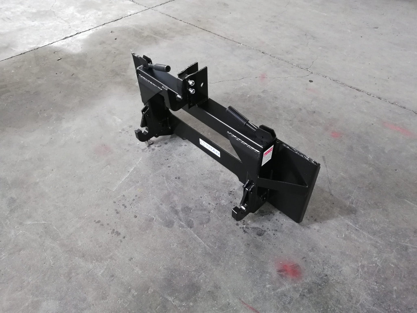 Skid steer to tractor 3-point hitch adapter - universal quick attach
Category 1 quick hitch plate for skid steer loaders
Black heavy-duty quick tach adapter for skid steer to tractor hitch