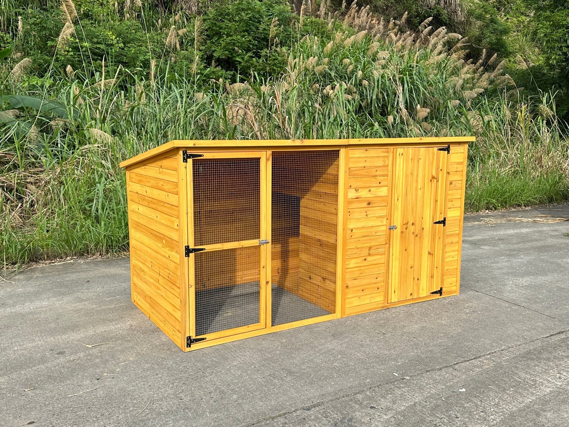 Solid Wood Outdoor Dog Kennel and Chicken Coop

Large Weatherproof Dog House and Chicken Shelter

Eco-Friendly Fir Wood Dog Kennel with Asphalt Roof