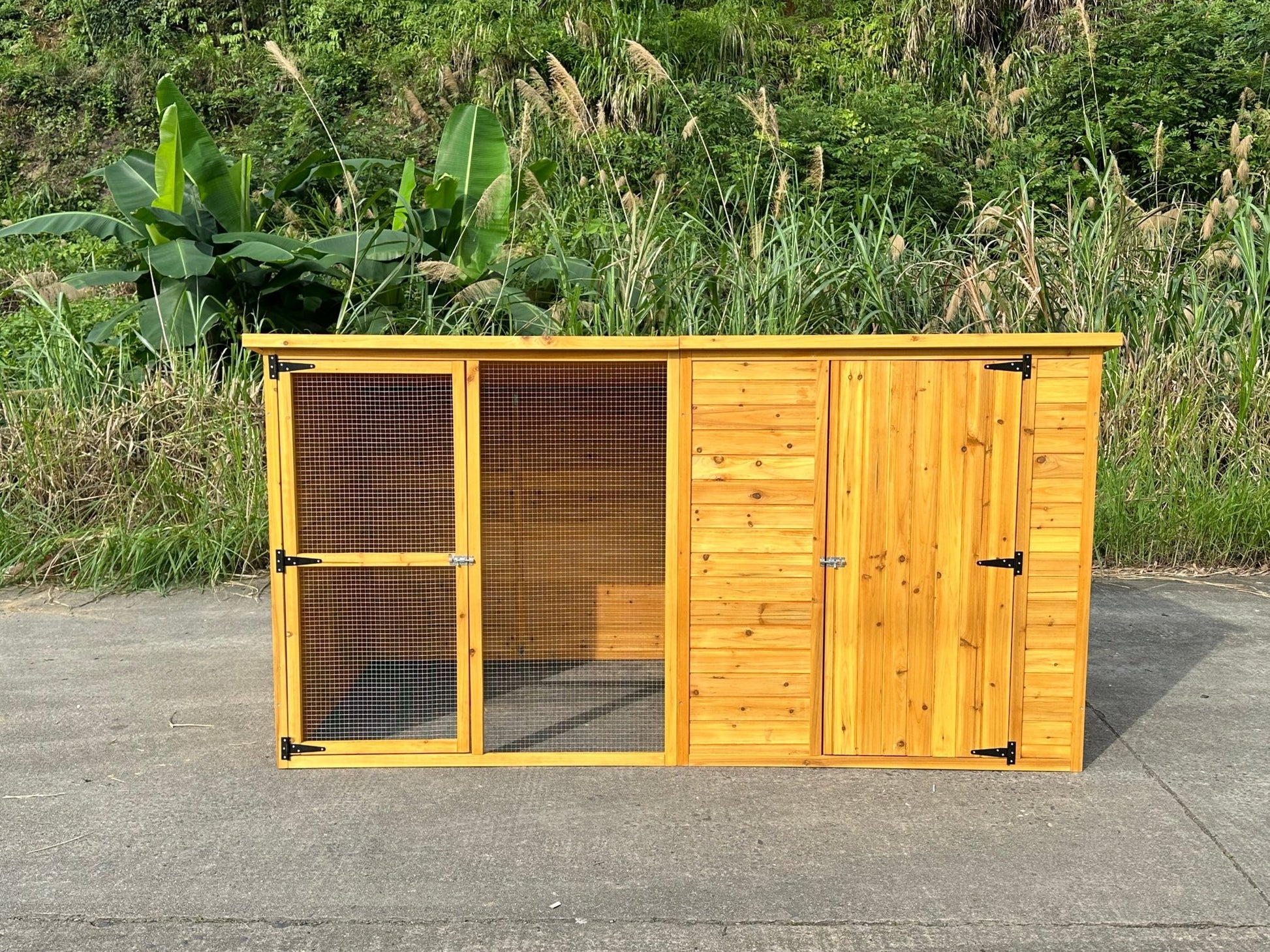 Solid Wood Outdoor Dog Kennel and Chicken Coop

Large Weatherproof Dog House and Chicken Shelter

Eco-Friendly Fir Wood Dog Kennel with Asphalt Roof