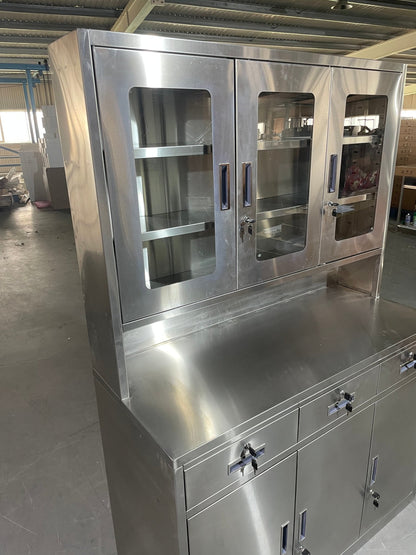 Stainless steel utility storage cabinet front view

Double-door steel cabinet with locking system

Internal shelves in garage tool locker

Heavy-duty stainless cabinet side angle

Commercial-grade storage cabinet in workshop