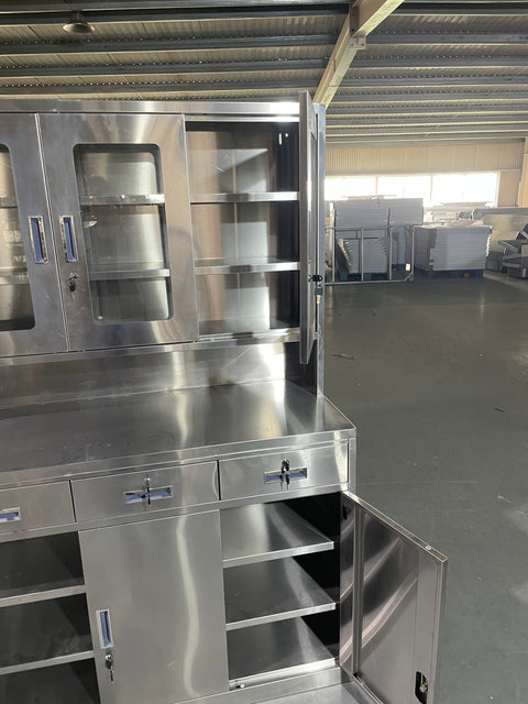 Stainless steel utility storage cabinet front view

Double-door steel cabinet with locking system

Internal shelves in garage tool locker

Heavy-duty stainless cabinet side angle

Commercial-grade storage cabinet in workshop