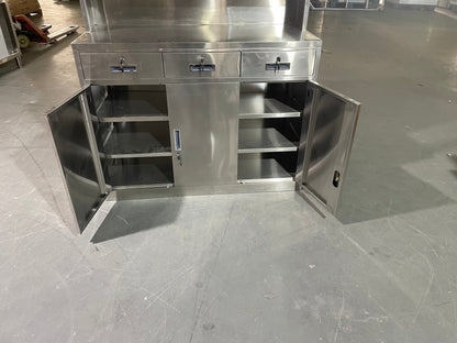 Stainless steel utility storage cabinet front view

Double-door steel cabinet with locking system

Internal shelves in garage tool locker

Heavy-duty stainless cabinet side angle

Commercial-grade storage cabinet in workshop