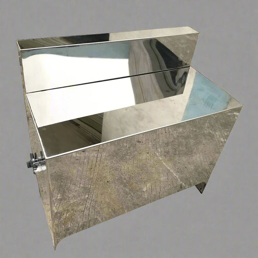 "30 inch stainless steel battery step box for Peterbilt trucks"
"Heavy-duty battery storage box with polished finish"
"Polished stainless step box compatible with Peterbilt 359, 379, 388, 389"
"Truck battery box with reinforced base and secure lid straps"