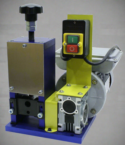 "Electric copper wire stripper AWS25 on tabletop"

"Compact 180W wire stripping machine with cord"

"Side view of AWS25 copper cable stripper"

"Adjustable roller and blade components of AWS25"

"AWS25 electric wire stripper in yellow and blue housing"