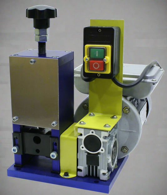 "Electric copper wire stripper AWS25 on tabletop"

"Compact 180W wire stripping machine with cord"

"Side view of AWS25 copper cable stripper"

"Adjustable roller and blade components of AWS25"

"AWS25 electric wire stripper in yellow and blue housing"