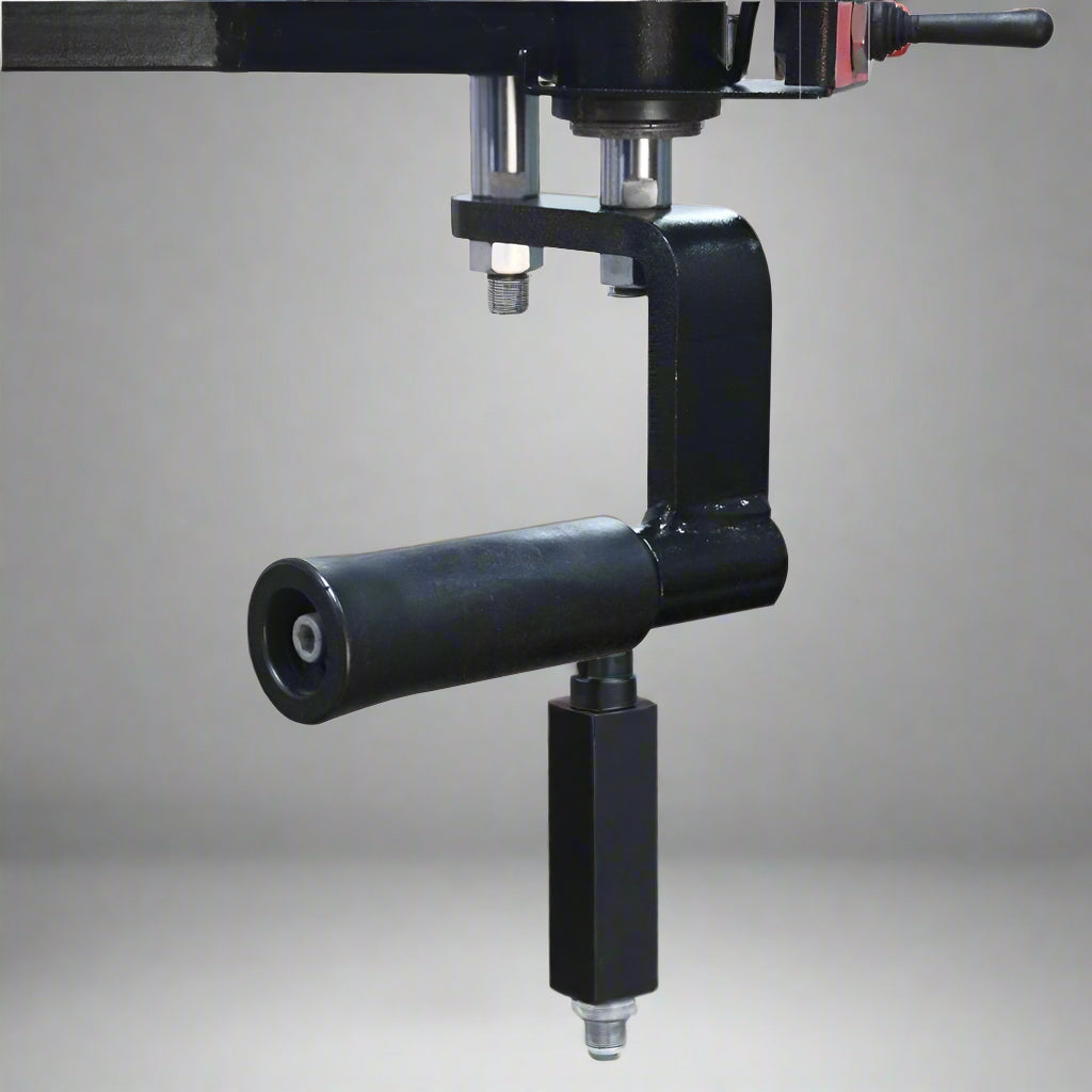 Universal helper arm for tire changer machines – TCHP21
Mountable tire changer arm with roller and guide
Professional tire changer helper arm installed on machine
TCHP21 accessory arm for semi-automatic tire changers